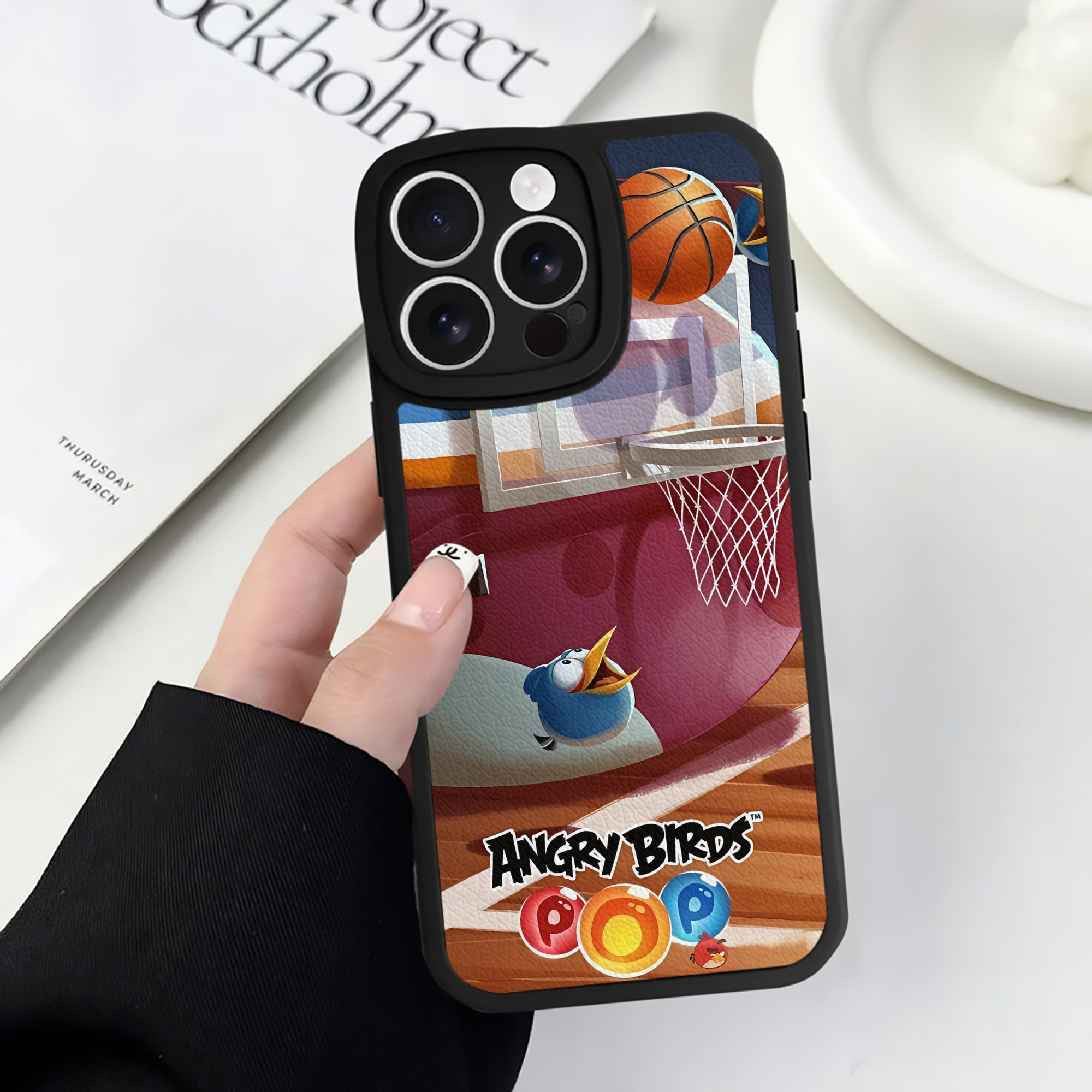 （画像用） Angry Birds アングリーバード 【iPhone 16シリーズ対応】シリコンスマホケース（レザー調） 材質：シリコン